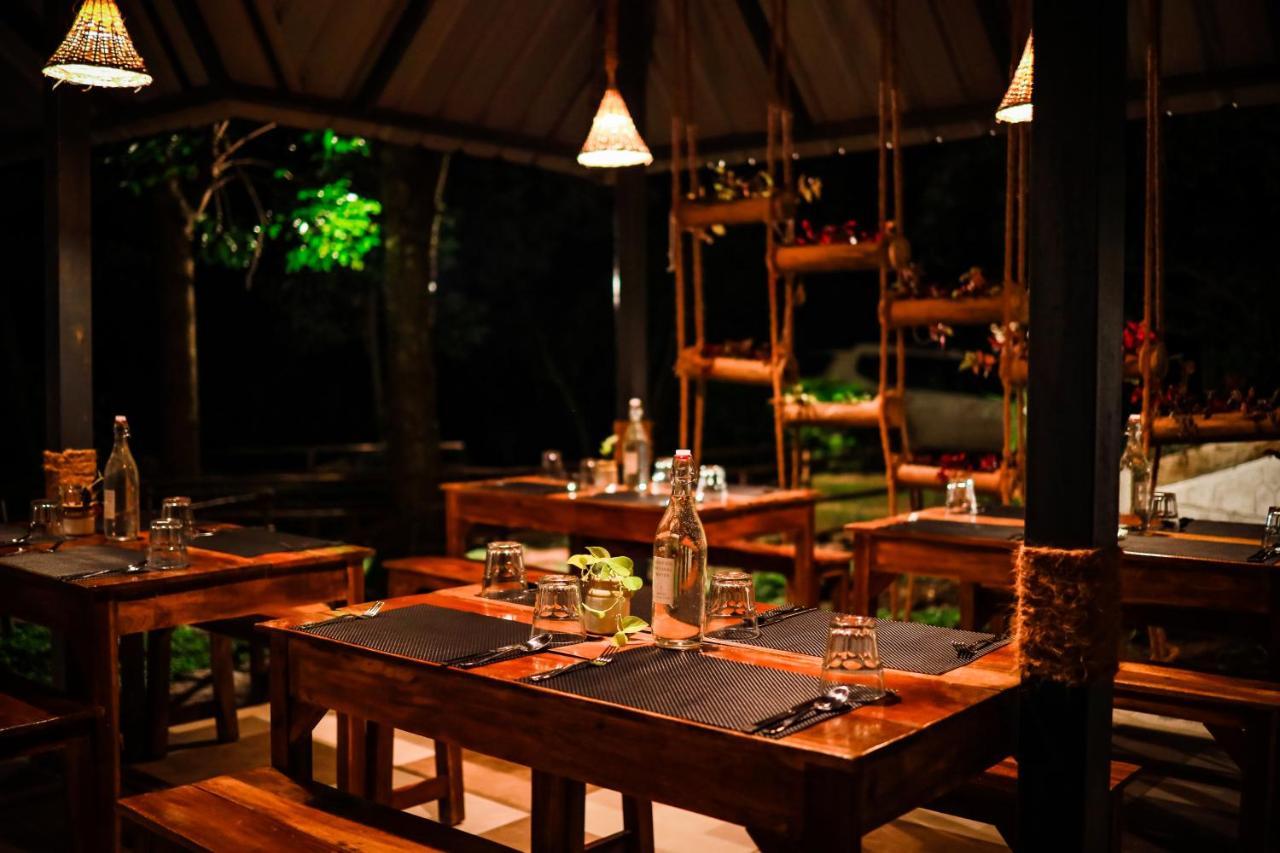 Golden Fern Resort Kanthalloor Esterno foto