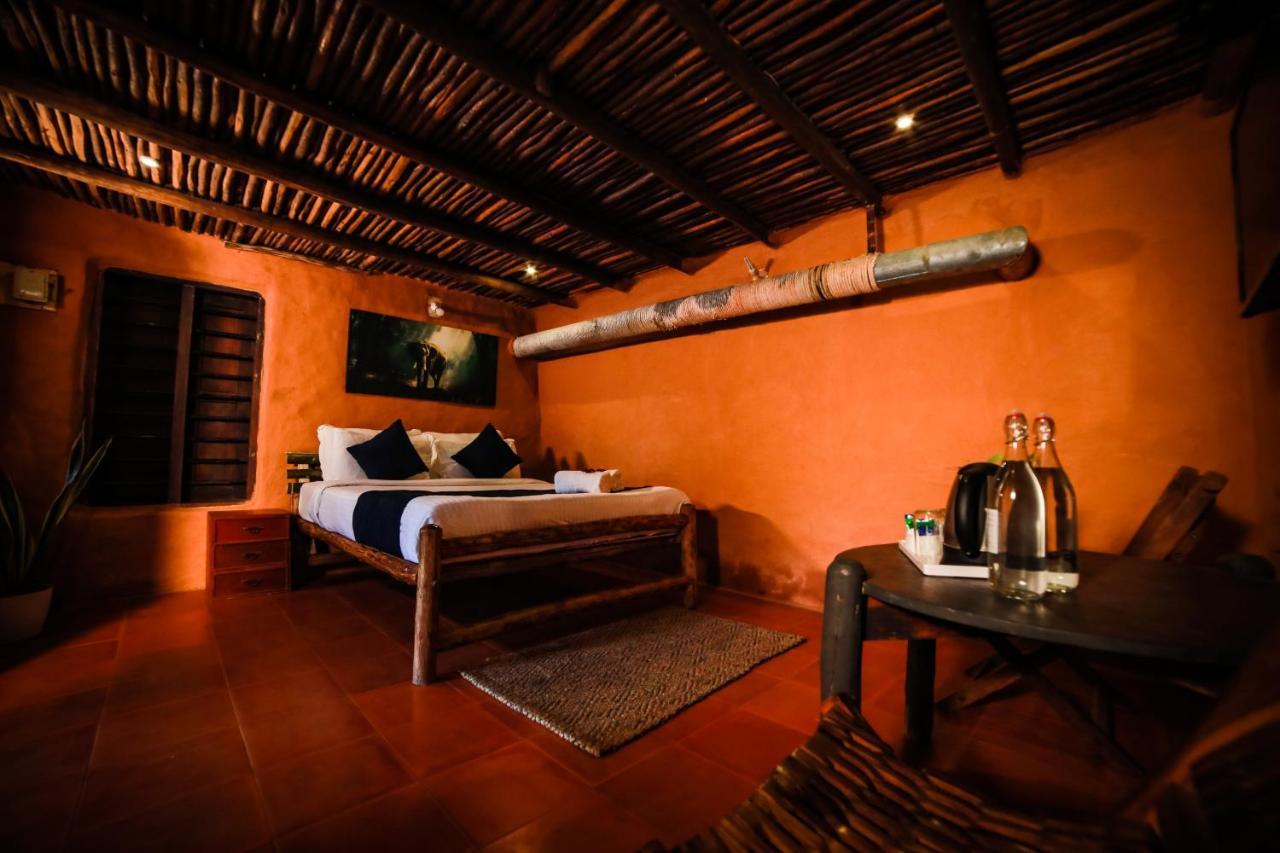Golden Fern Resort Kanthalloor Esterno foto