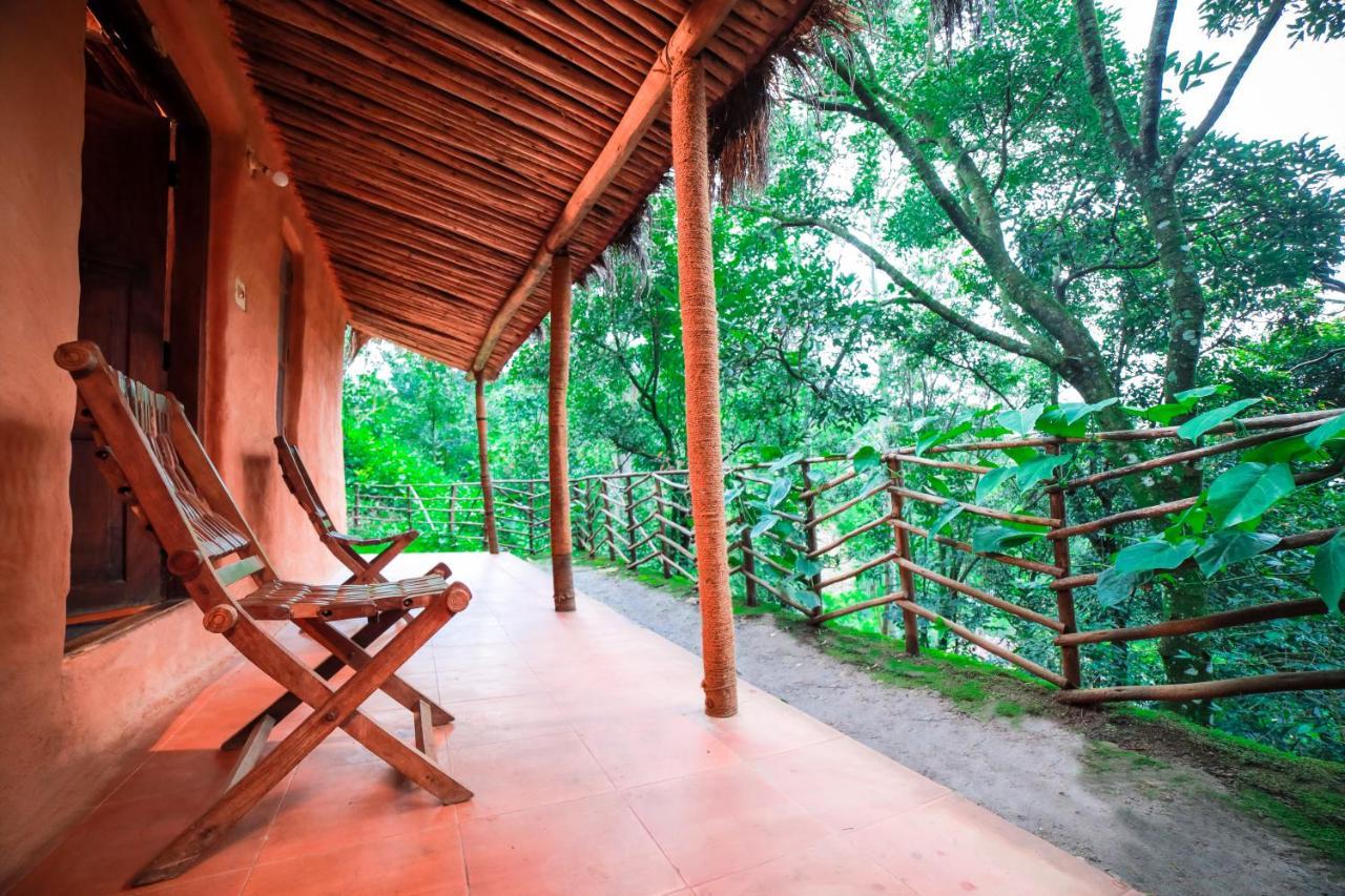 Golden Fern Resort Kanthalloor Esterno foto