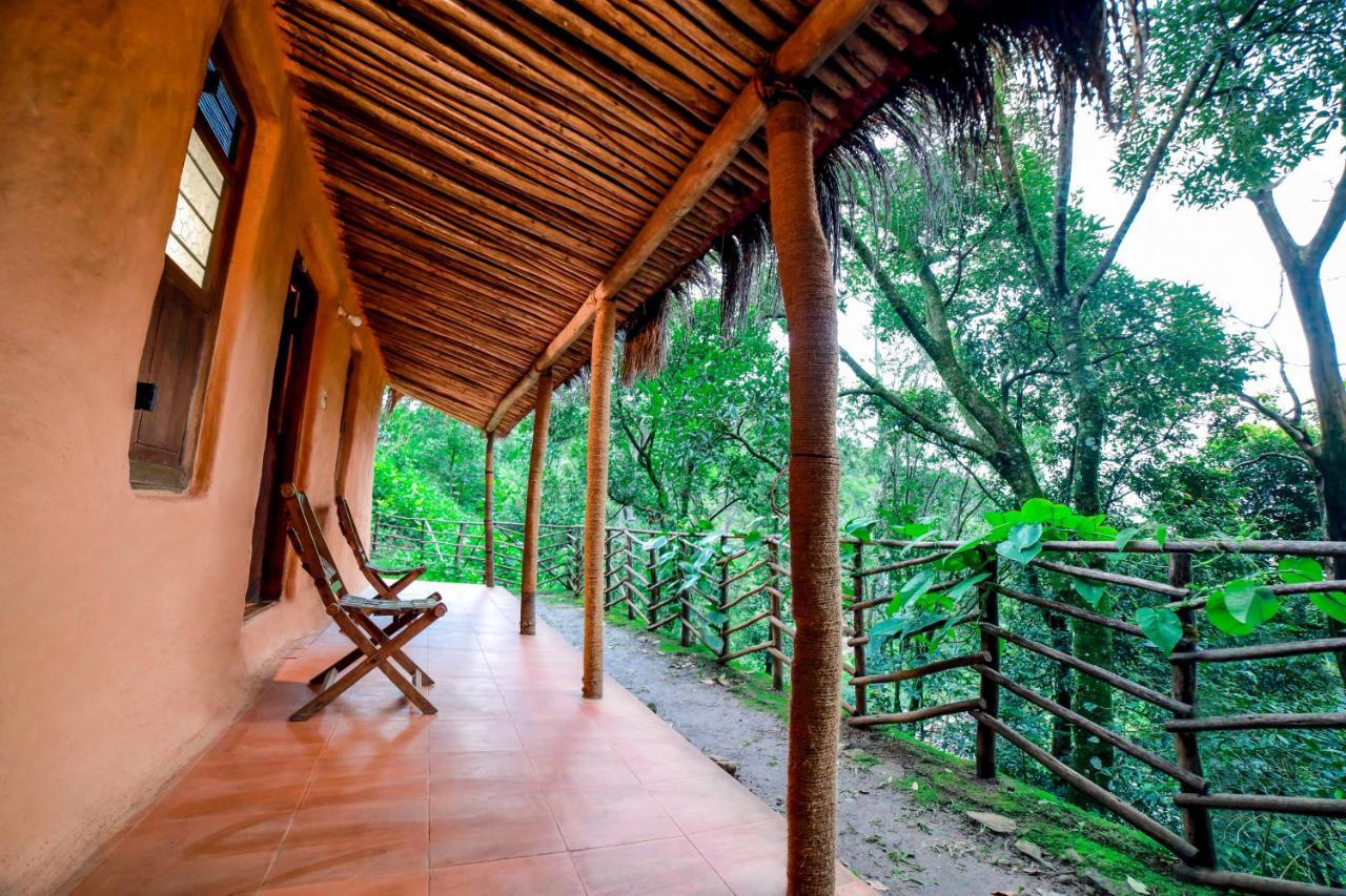 Golden Fern Resort Kanthalloor Esterno foto